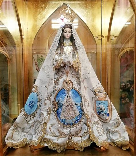 vestido de la virgen maria